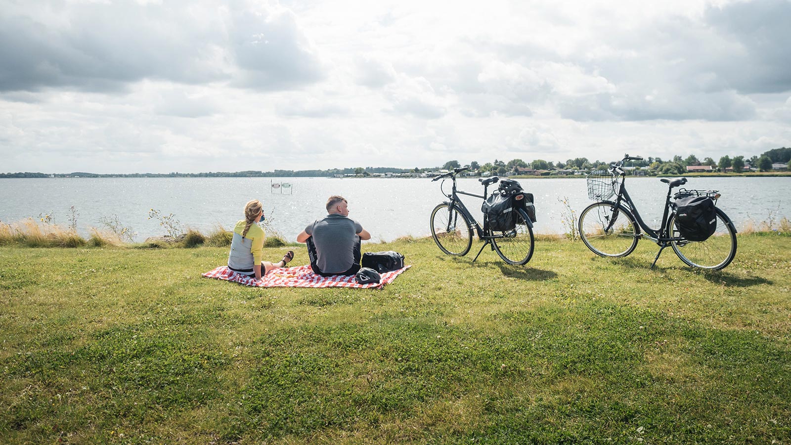 Par på elcykeltur