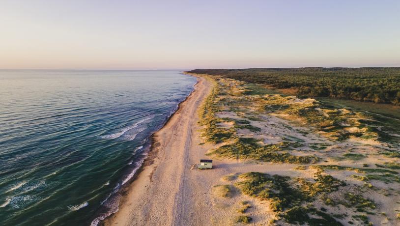 Dronefoto af Tisvildeleje strand