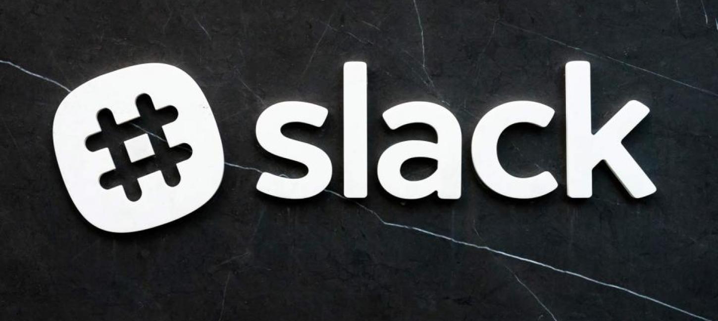 Slack logo sort marmor