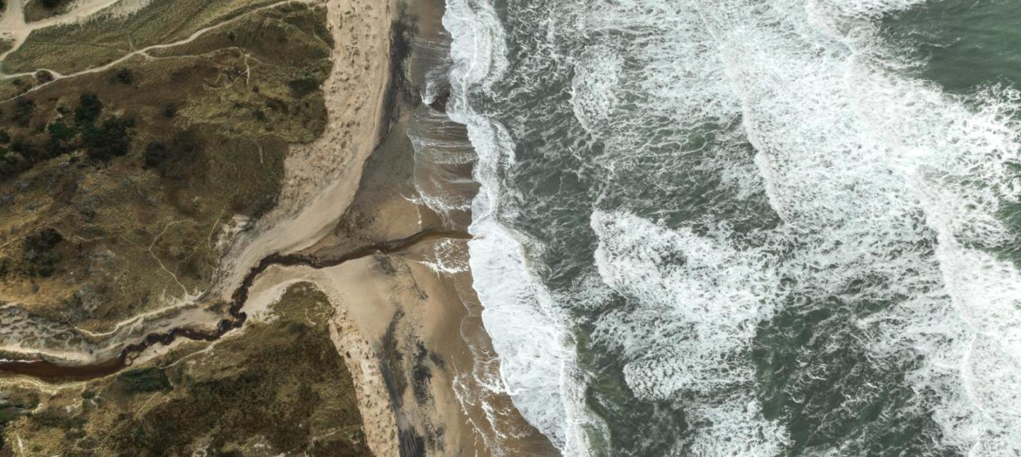 Dronefoto af Klitmøller